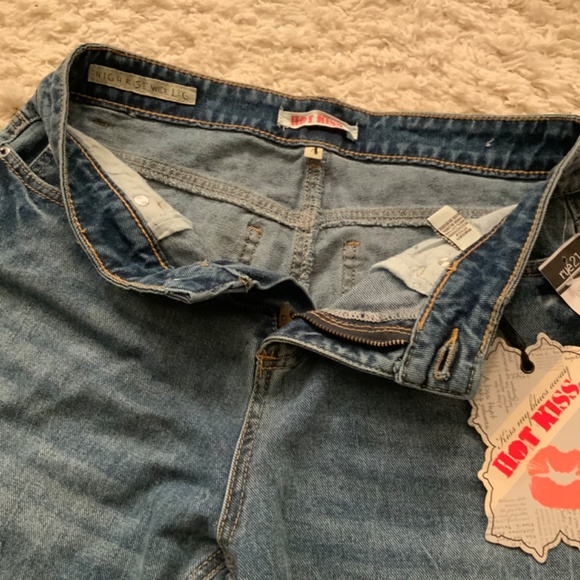 HOT KISS HIGH RISE WIDE LEG JEANS - Picture 4 of 4